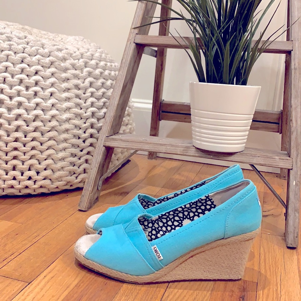 TOMS Wedge Sandal - size 11 seafoam blue